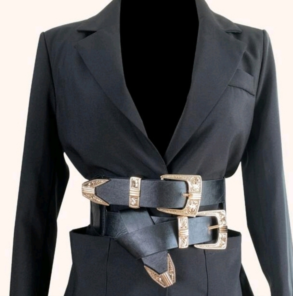 Elegant Black Belt with Gold Buckles Has A Strecthy Band